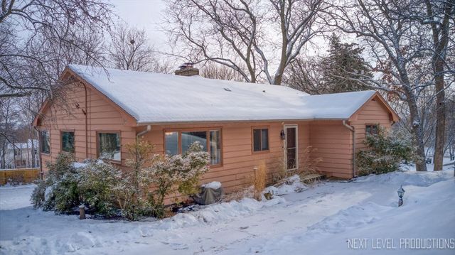 38W443 Sunset Drive, St. Charles, IL 60175