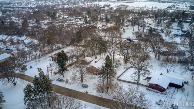 38W443 Sunset Drive, St. Charles, IL 60175