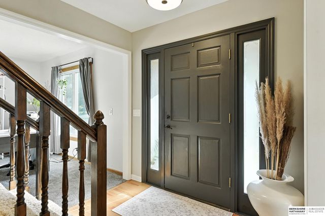 804 Valentine Lane, Papillion, NE 68046