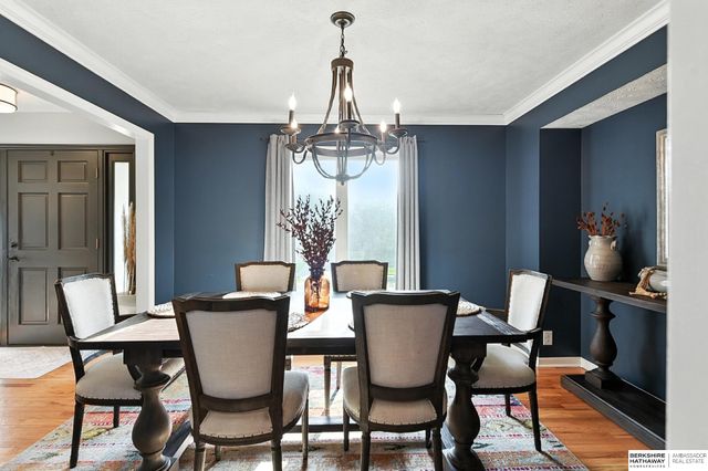 804 Valentine Lane, Papillion, NE 68046