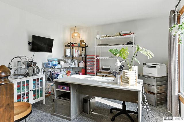 804 Valentine Lane, Papillion, NE 68046