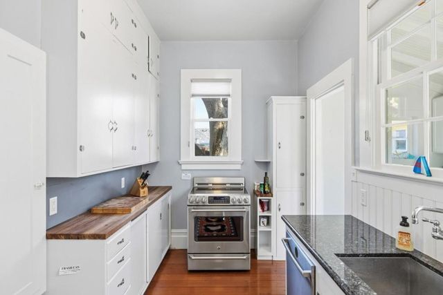 215 Lobos Avenue, Pacific Grove, CA 93950