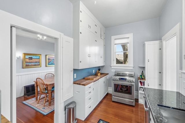 215 Lobos Avenue, Pacific Grove, CA 93950