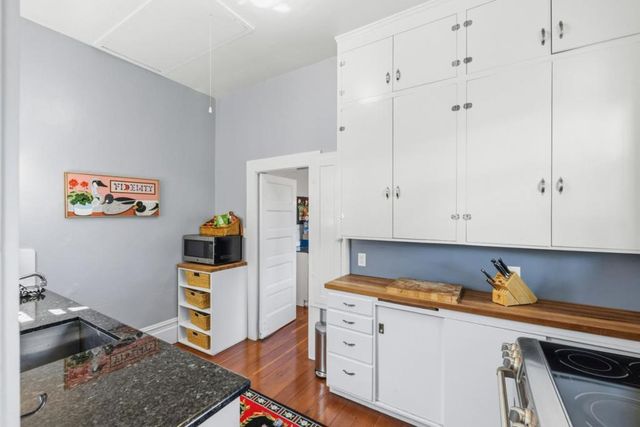 215 Lobos Avenue, Pacific Grove, CA 93950