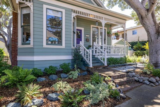215 Lobos Avenue, Pacific Grove, CA 93950