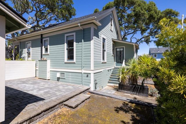 215 Lobos Avenue, Pacific Grove, CA 93950
