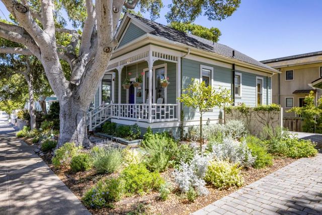 215 Lobos Avenue, Pacific Grove, CA 93950