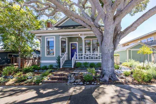 215 Lobos Avenue, Pacific Grove, CA 93950