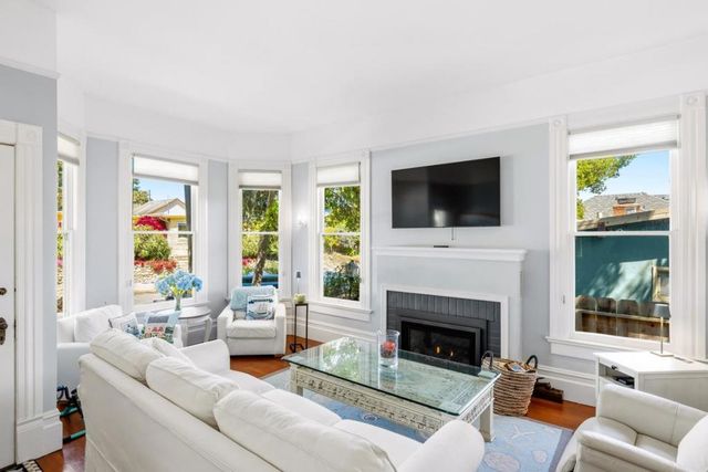 215 Lobos Avenue, Pacific Grove, CA 93950