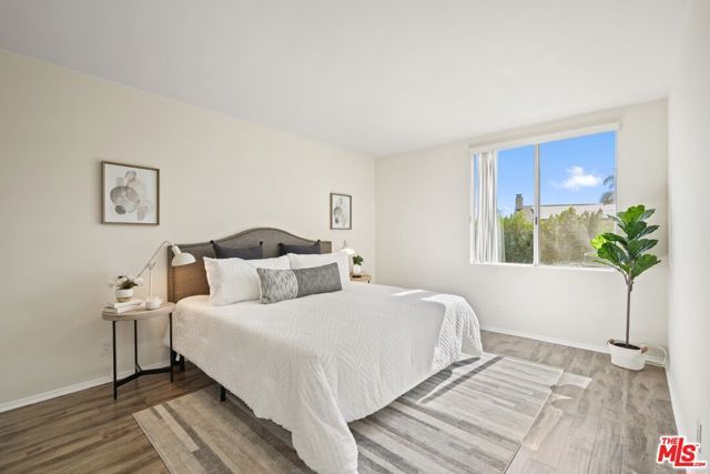 12720 Burbank Boulevard 114, Los Angeles, CA 91607