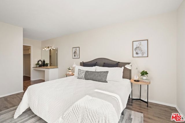 12720 Burbank Boulevard 114, Los Angeles, CA 91607