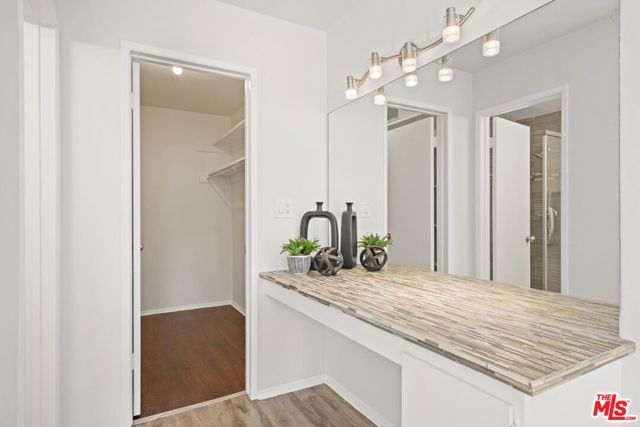 12720 Burbank Boulevard 114, Los Angeles, CA 91607