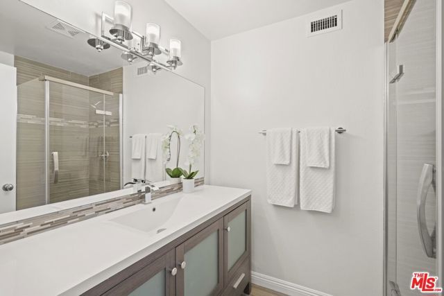 12720 Burbank Boulevard 114, Los Angeles, CA 91607