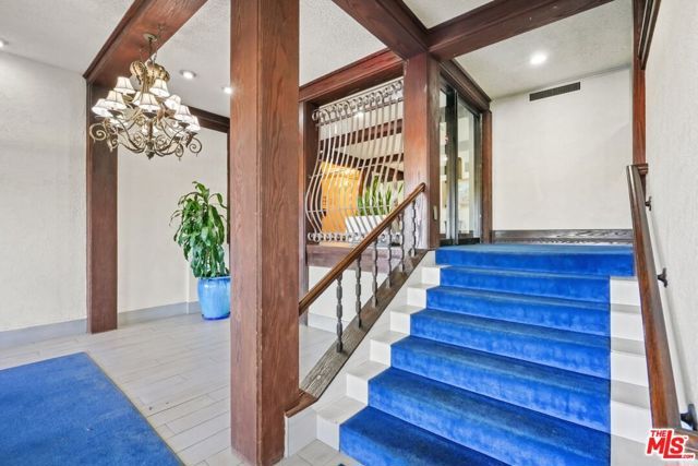 12720 Burbank Boulevard 114, Los Angeles, CA 91607