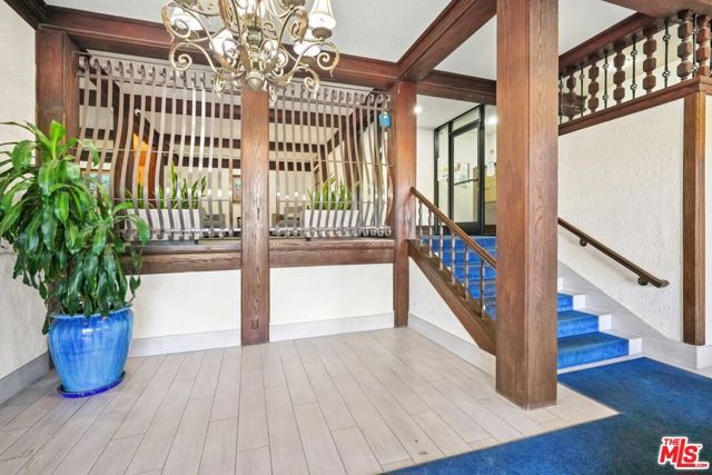 12720 Burbank Boulevard 114, Los Angeles, CA 91607