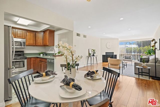 12720 Burbank Boulevard 114, Los Angeles, CA 91607