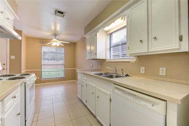 3412 Avenue R, Rosenberg, TX 77471