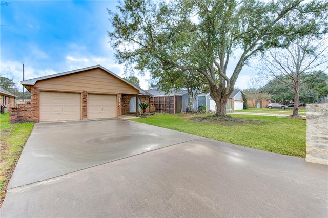 3412 Avenue R, Rosenberg, TX 77471
