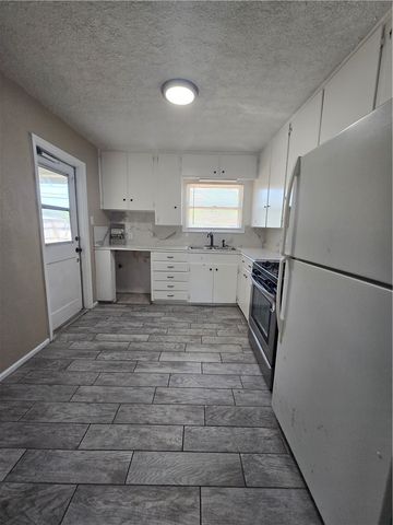 1122 Rickey Dr, Corpus Christi, TX 78412