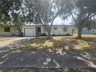 1122 Rickey Dr, Corpus Christi, TX 78412