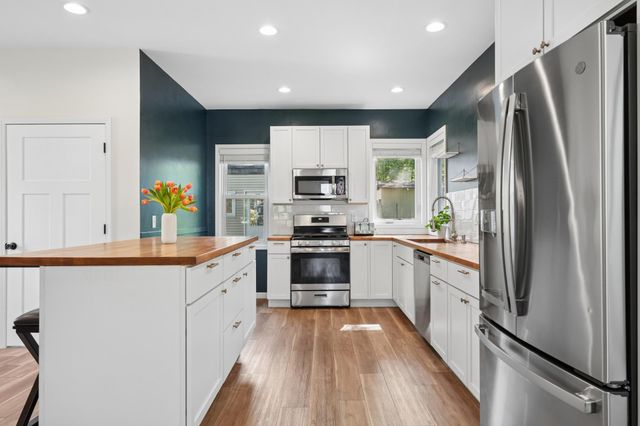 113 Van Buren Avenue S, Hopkins, MN 55343