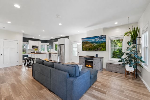 113 Van Buren Avenue S, Hopkins, MN 55343