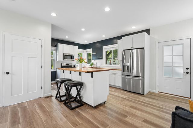 113 Van Buren Avenue S, Hopkins, MN 55343