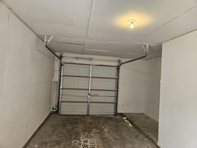 805 Lexington RD B, Elgin, TX 78621