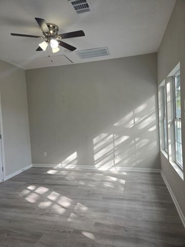 512 Hill Road, Houston, TX 77037