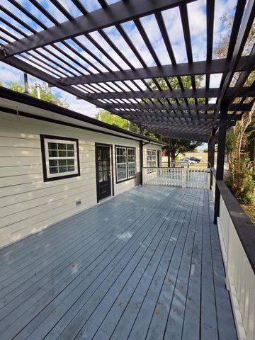 512 Hill Road, Houston, TX 77037