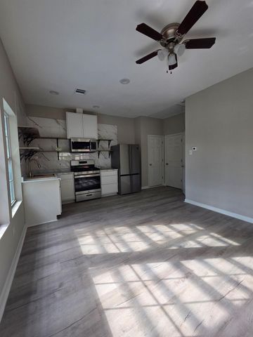 512 Hill Road, Houston, TX 77037