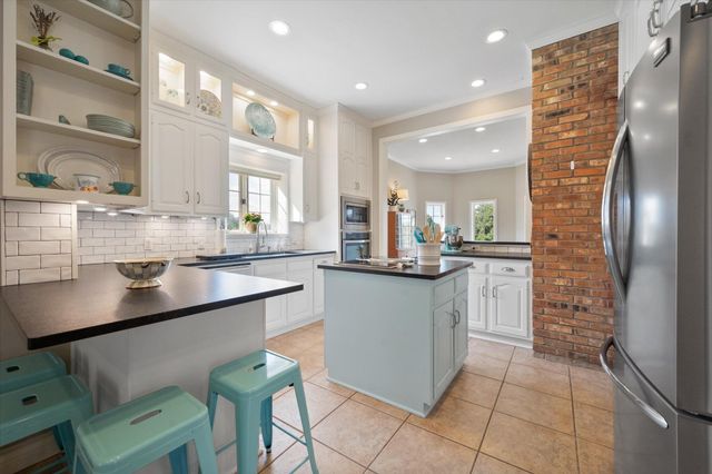 67 S Lakeshore Drive, Ransom Canyon, TX 79366