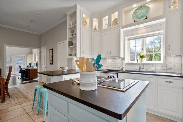 67 S Lakeshore Drive, Ransom Canyon, TX 79366