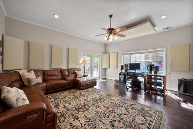 67 S Lakeshore Drive, Ransom Canyon, TX 79366