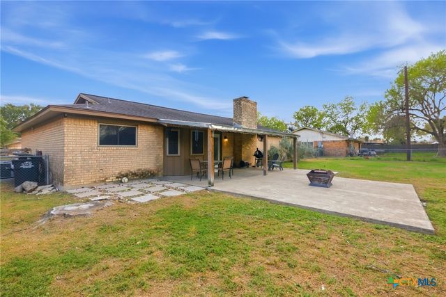 417 Dove, Victoria, TX 77905