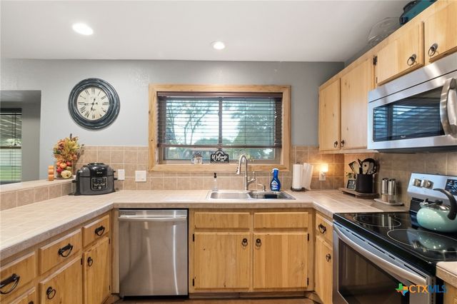 417 Dove, Victoria, TX 77905