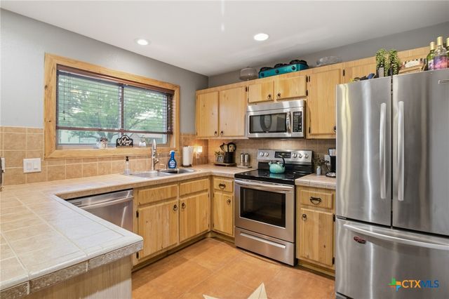 417 Dove, Victoria, TX 77905