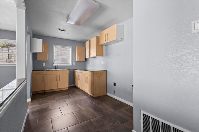 736 Angus, Dallas, TX 75217
