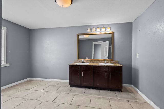 736 Angus, Dallas, TX 75217
