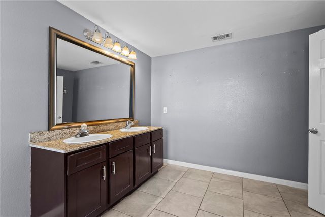 736 Angus, Dallas, TX 75217