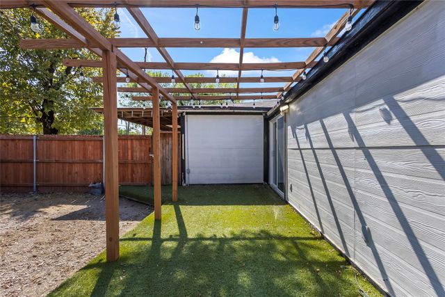 736 Angus, Dallas, TX 75217