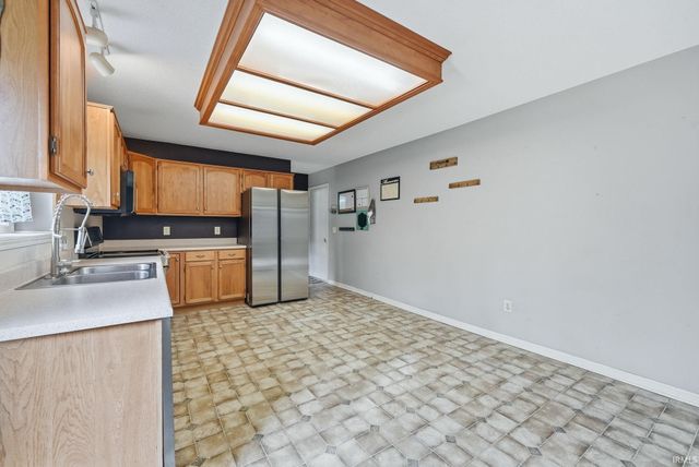 3025 Trappers Cove, Huntington, IN 46750