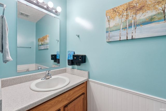 3025 Trappers Cove, Huntington, IN 46750