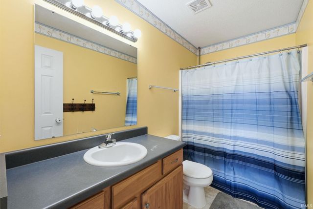 3025 Trappers Cove, Huntington, IN 46750