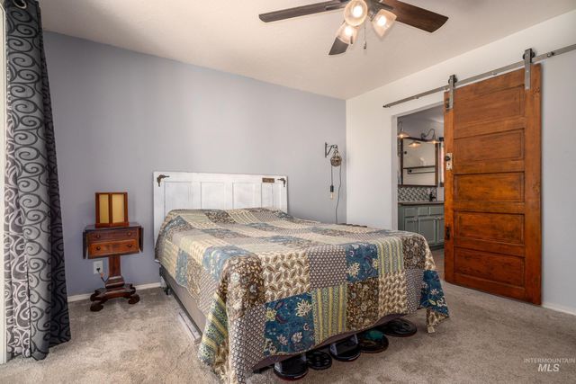 6940 SE Valley View Ave, Mountain Home, ID 83647