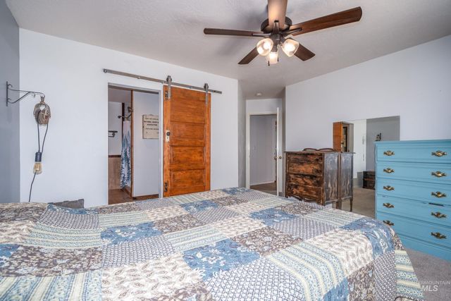 6940 SE Valley View Ave, Mountain Home, ID 83647