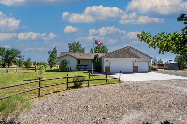 6940 SE Valley View Ave, Mountain Home, ID 83647