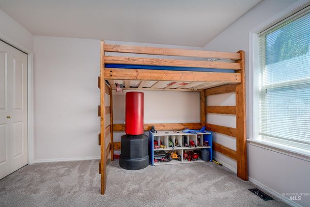 6940 SE Valley View Ave, Mountain Home, ID 83647