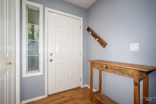 6940 SE Valley View Ave, Mountain Home, ID 83647