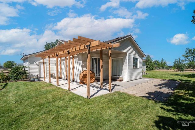 6940 SE Valley View Ave, Mountain Home, ID 83647